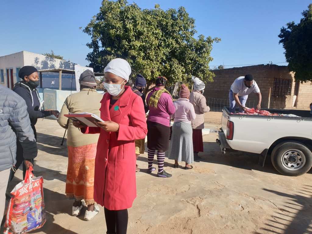 Seriti team delivering food packs in Moloto, Mpumalanga Queue Seriti team delivering food packs in Moloto, Mpumalanga Queue