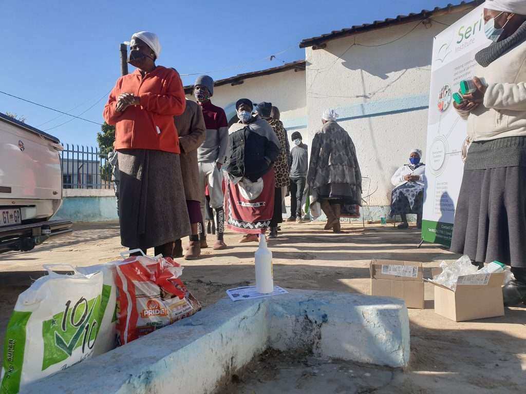 Team Seriti delivering food packs in Moloto, Mpumalanga Team Seriti delivering food packs in Moloto, Mpumalanga